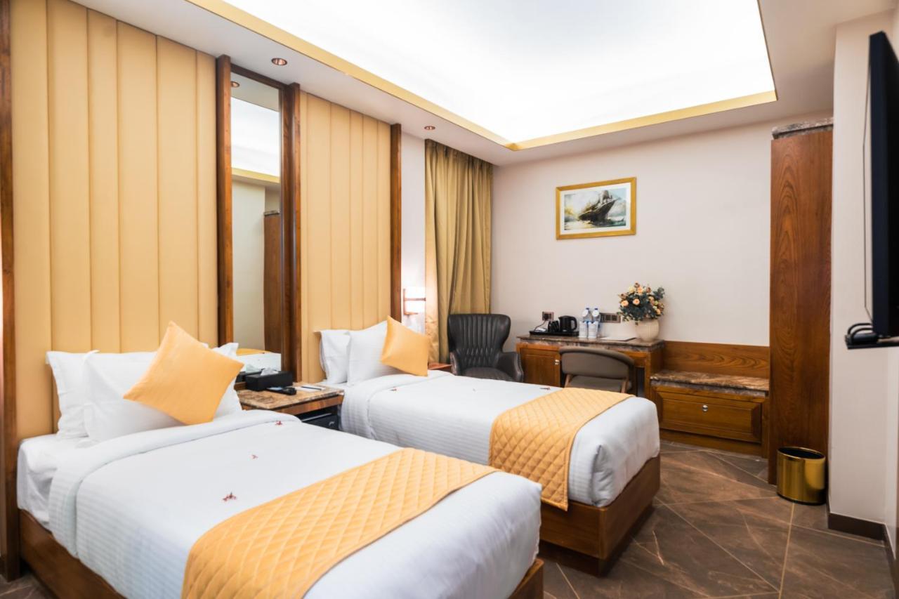 Marine Inn Hotel Kochi Eksteriør bilde
